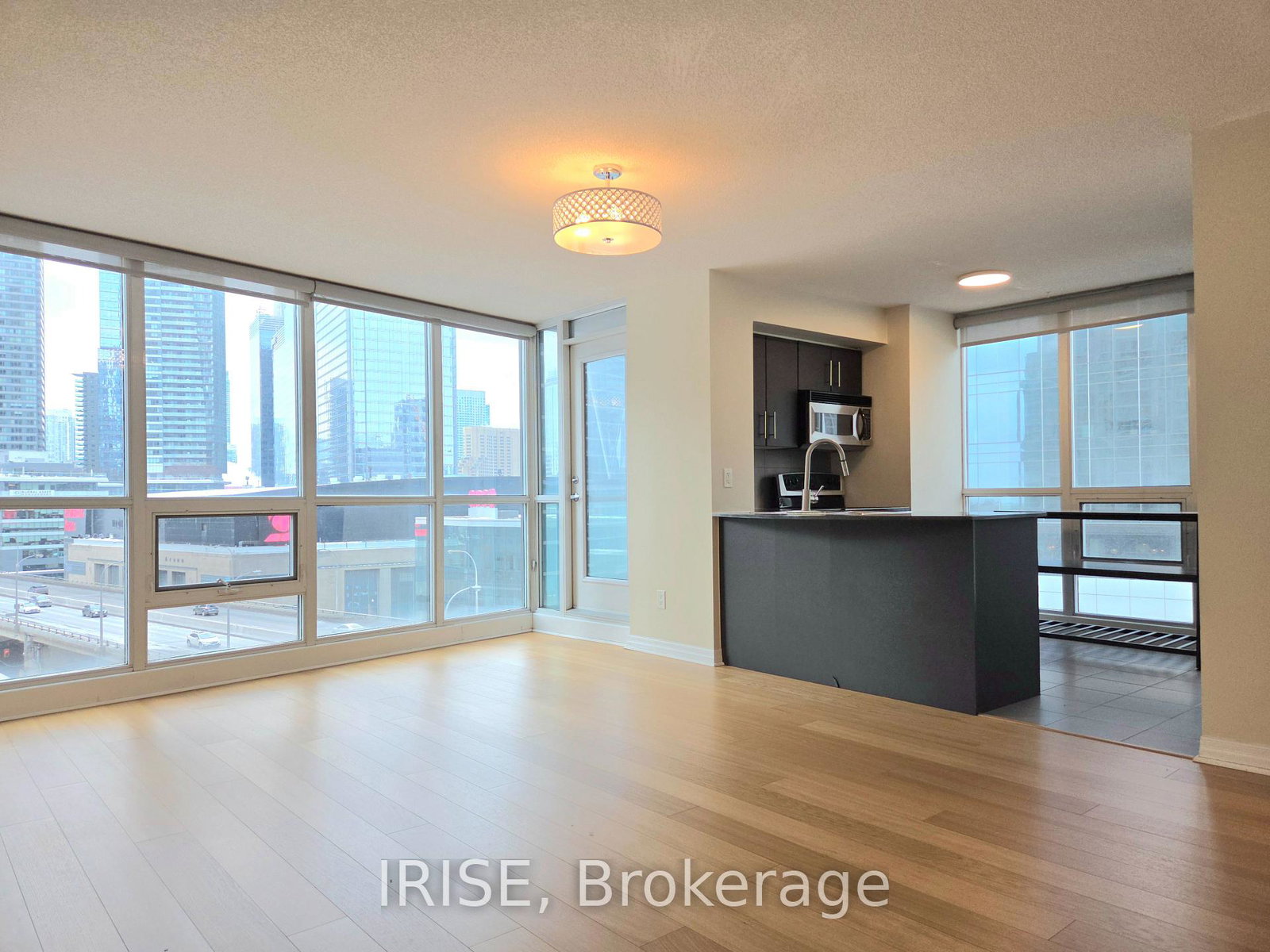 16-yonge-street-toronto-ontario-c12809012