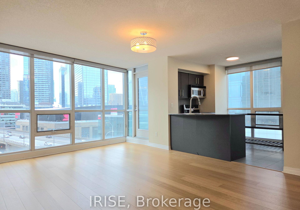 16-yonge-street-toronto-ontario-c12809012