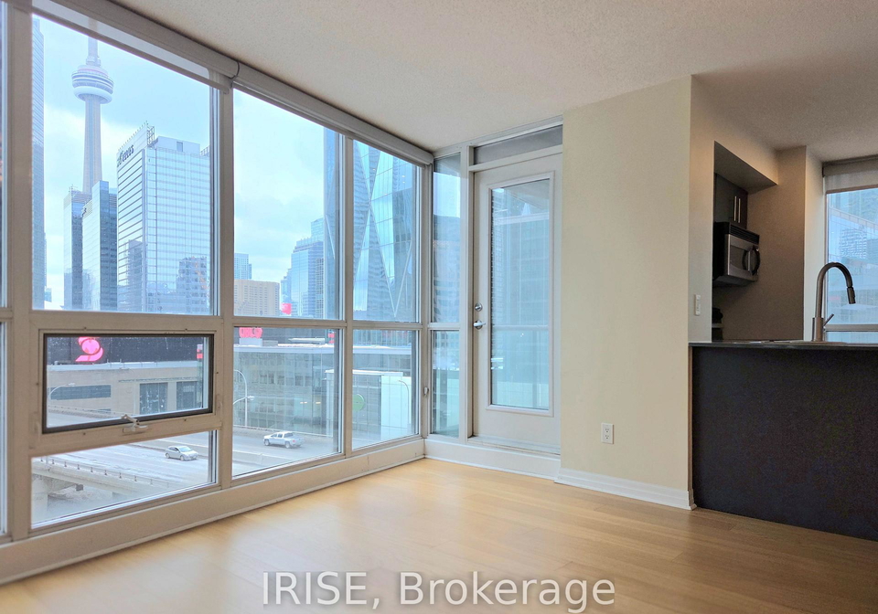 16-yonge-street-toronto-ontario-c12809012