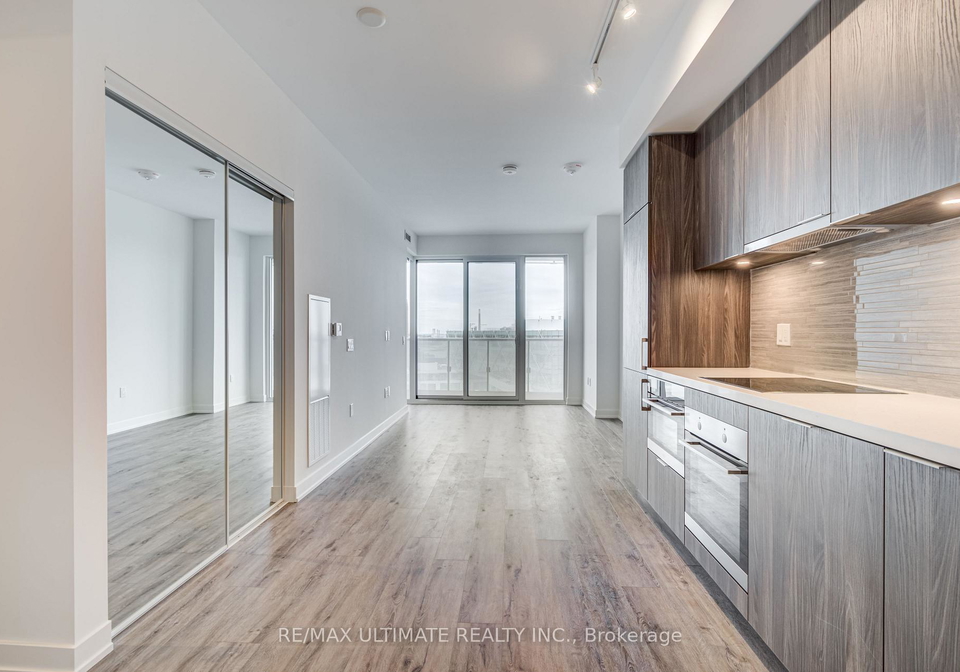 15-queens-quay-e-toronto-ontario-c12809078