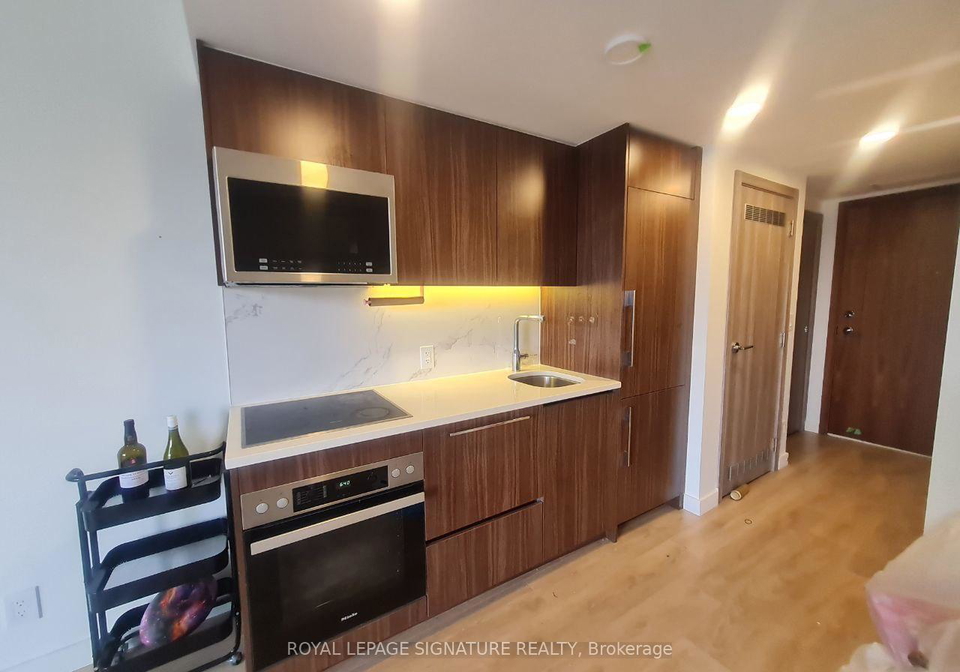 38-widmer-street-e-toronto-ontario-c12809148