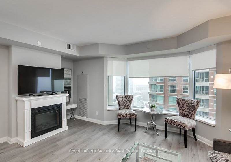 155-yorkville-avenue-toronto-ontario-c12809290
