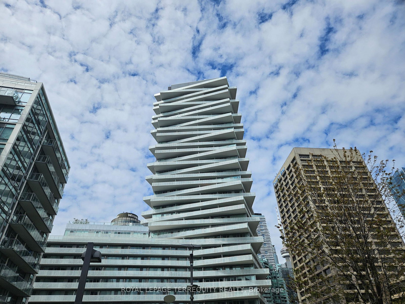 15-queens-quay-e-toronto-ontario-c12809460