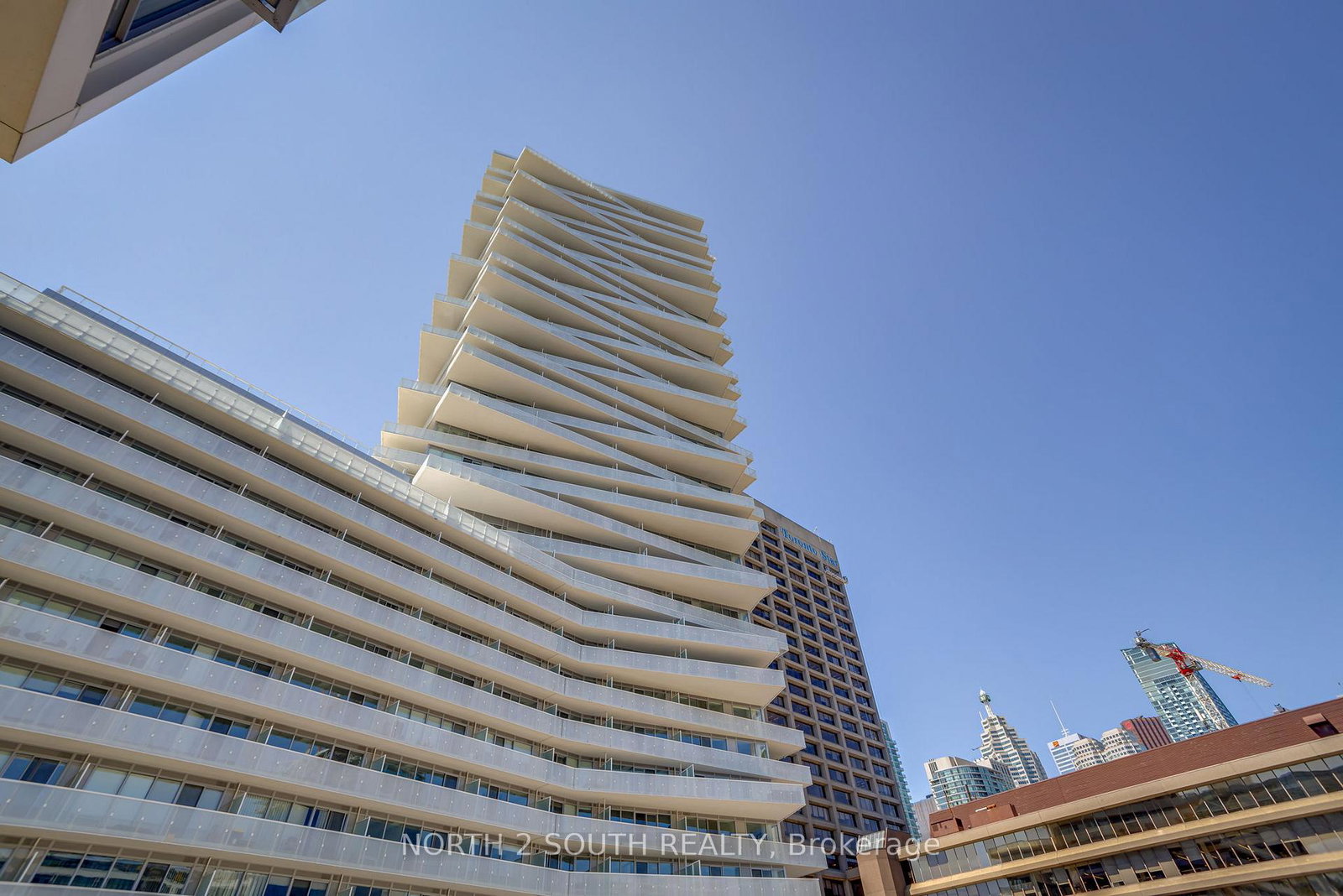 15-queens-quay-e-toronto-ontario-c12809562