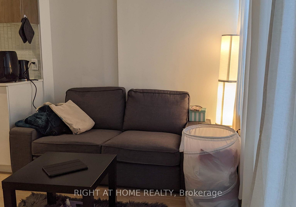 161-roehampton-avenue-toronto-ontario-c12809618