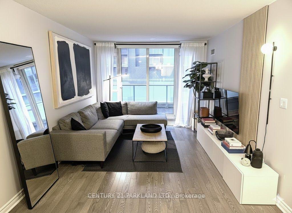 270-wellington-street-w-toronto-ontario-c12809700