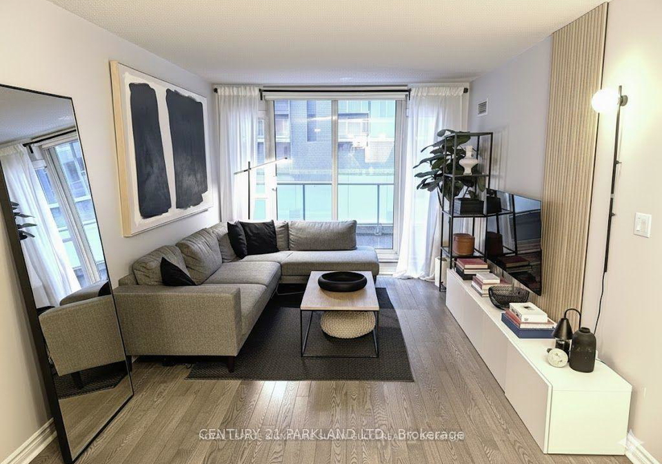 270-wellington-street-w-toronto-ontario-c12809700