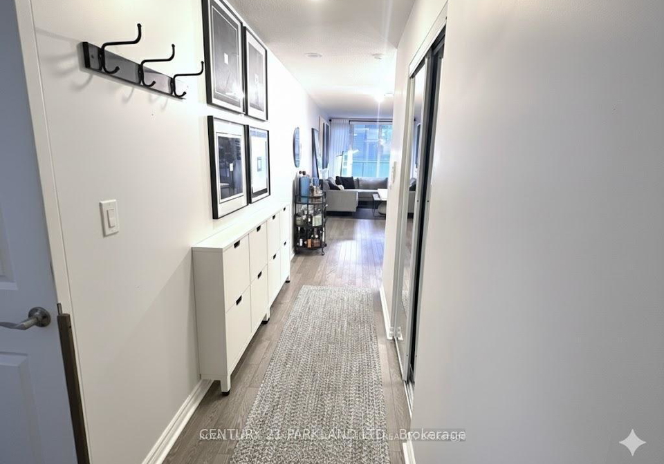 270-wellington-street-w-toronto-ontario-c12809700