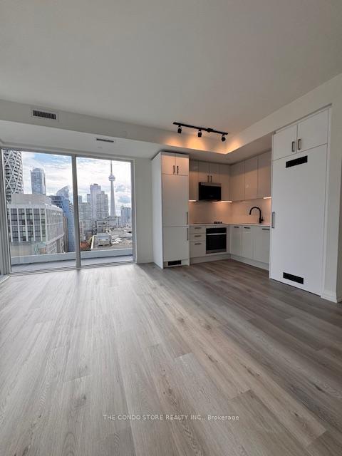 380-dundas-street-w-toronto-ontario-c12809772