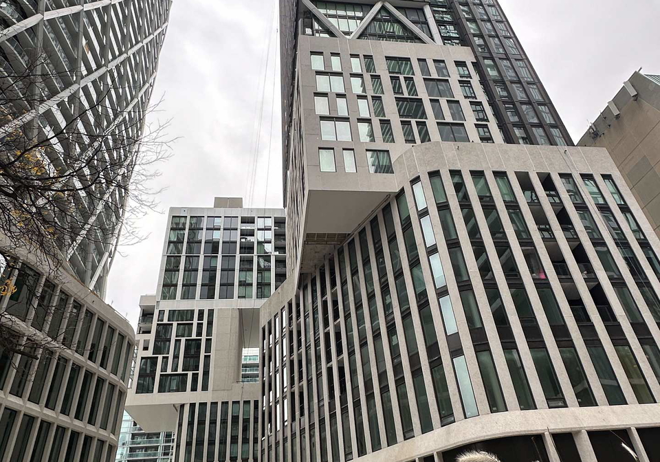 238-simcoe-street-toronto-ontario-c12809884