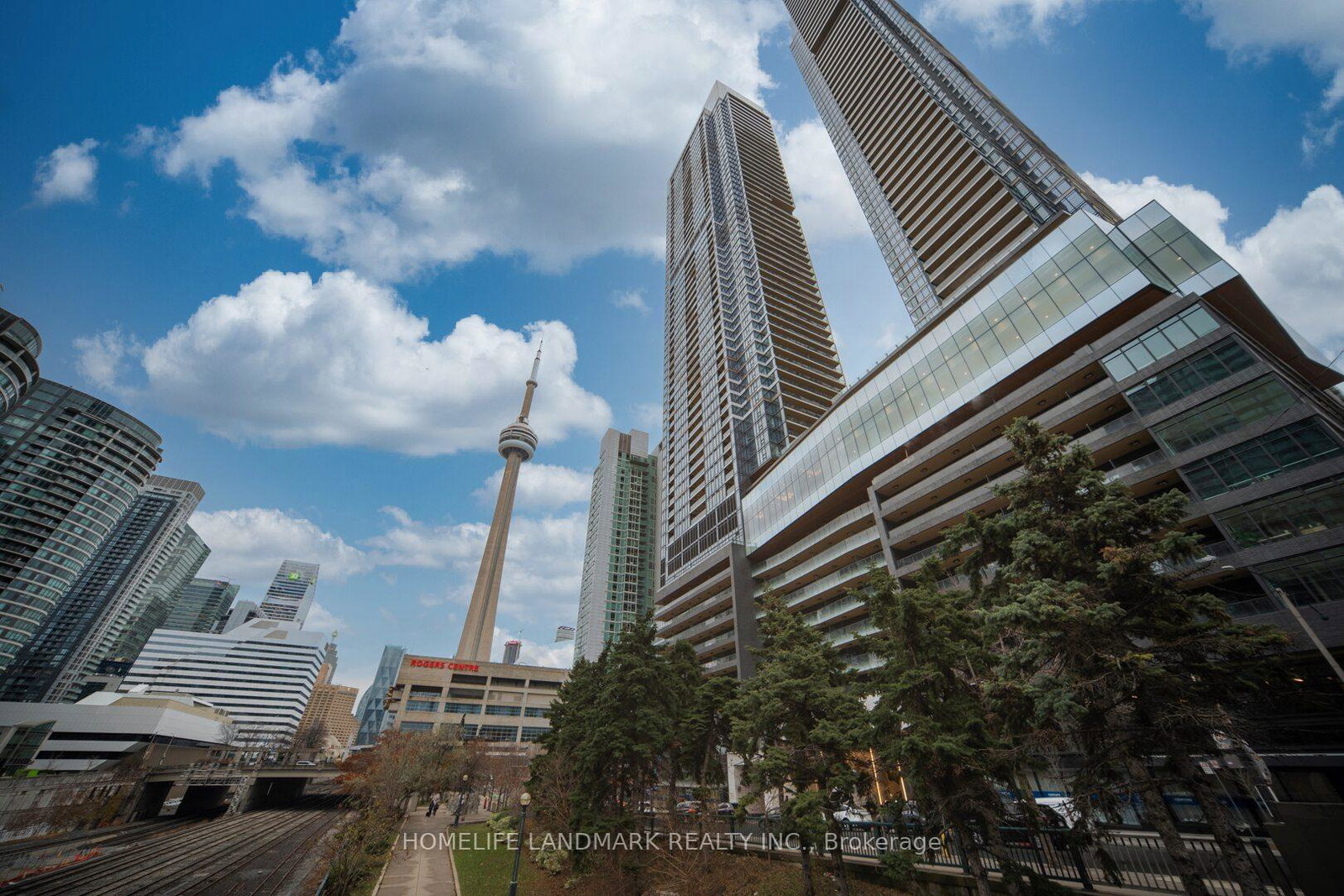 1-concord-cityplace-way-toronto-ontario-c12810060