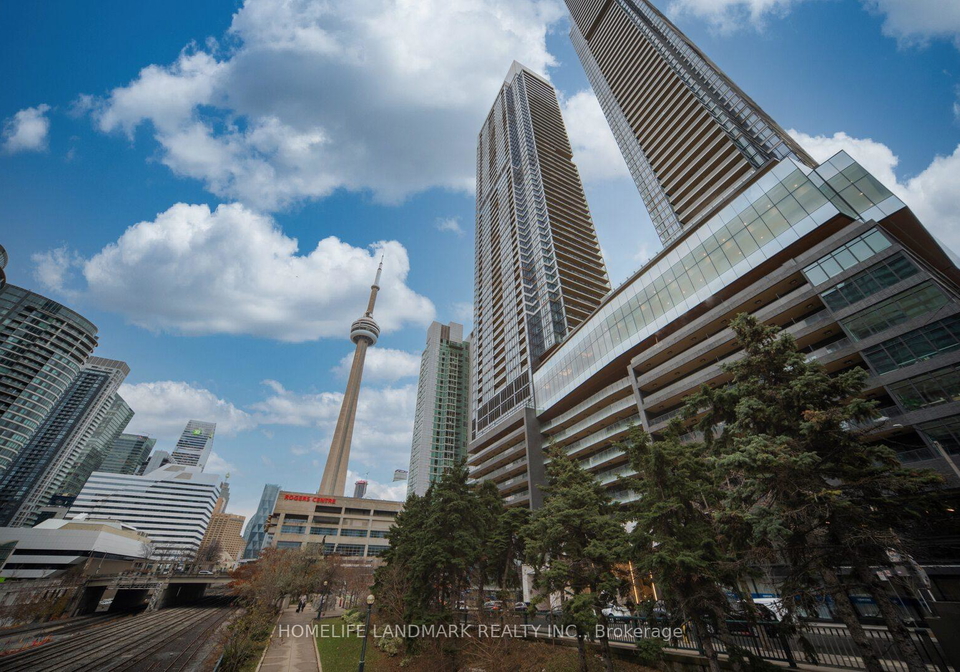 1-concord-cityplace-way-toronto-ontario-c12810060