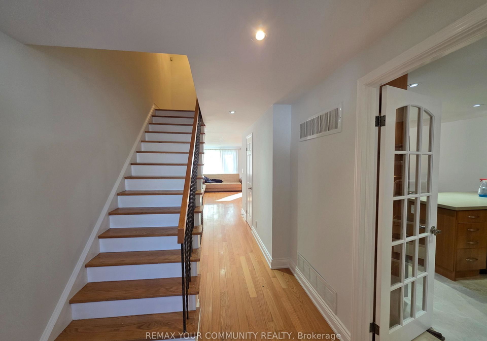 5-james-foxway-north-york-ontario-c12810142