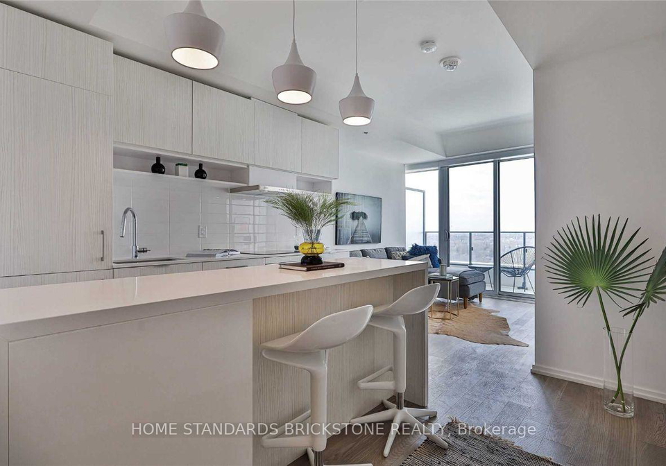 5-soudan-avenue-toronto-ontario-c12810446