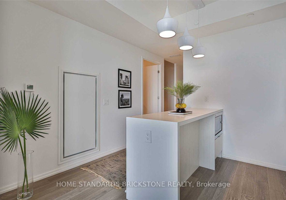 5-soudan-avenue-toronto-ontario-c12810446
