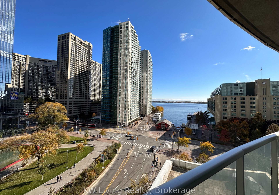 8-york-street-toronto-ontario-c12810458