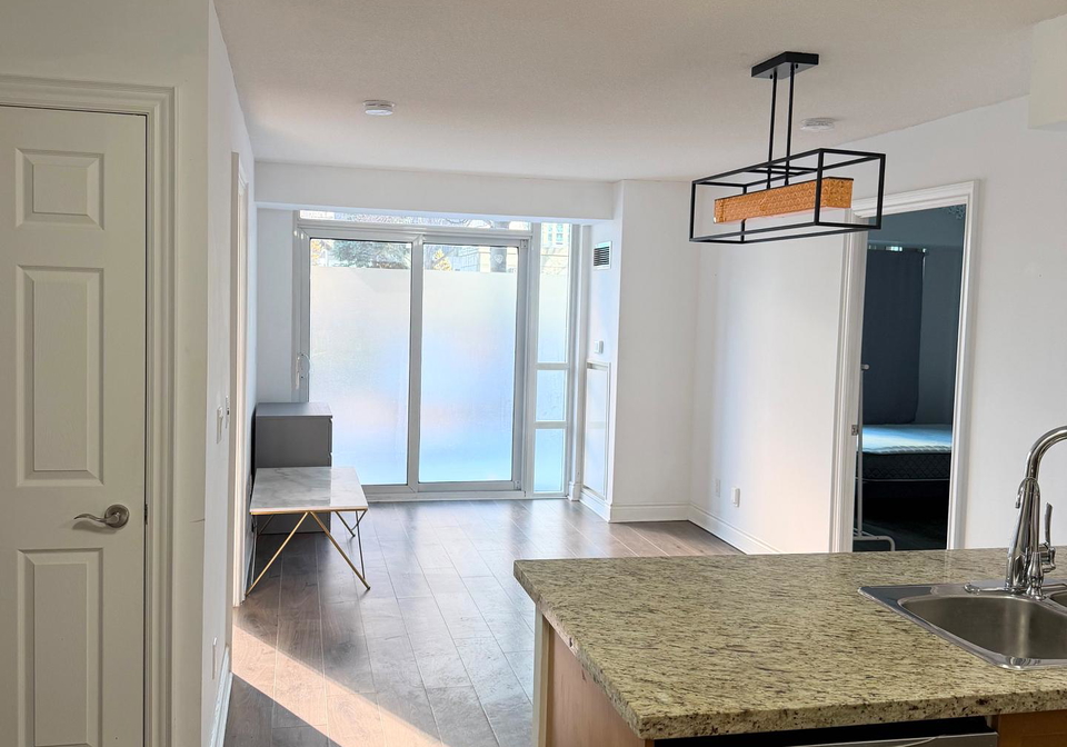 15-greenview-avenue-toronto-ontario-c12810740