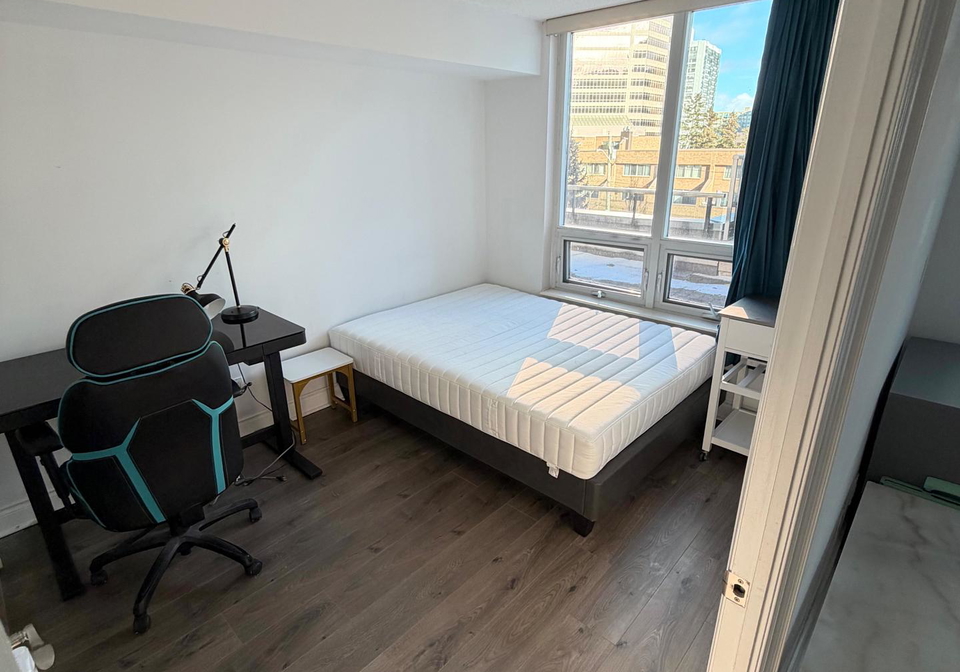 15-greenview-avenue-toronto-ontario-c12810740