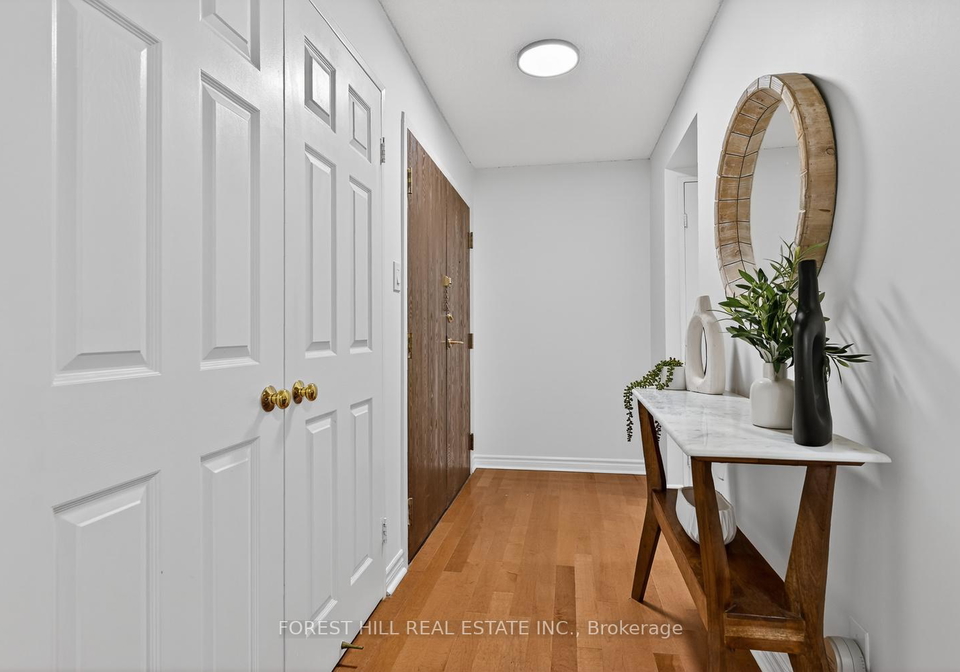 280-simcoe-street-toronto-ontario-c12810770