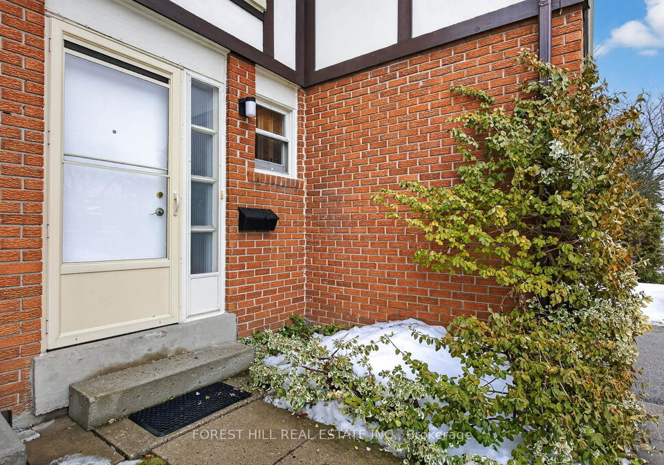 401-cherokee-boulevard-north-york-ontario-c12810774
