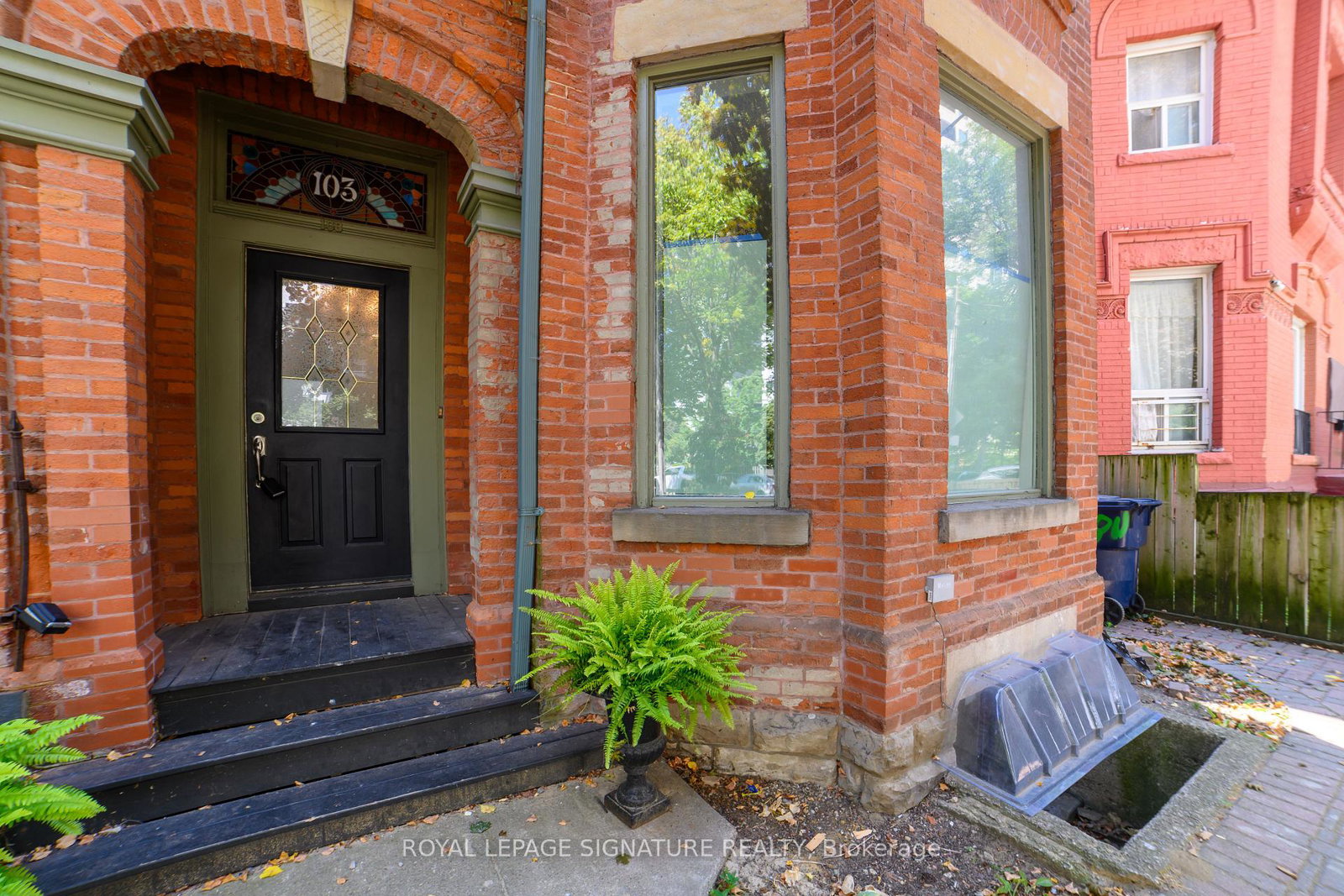 103-gloucester-street-toronto-ontario-c12810902