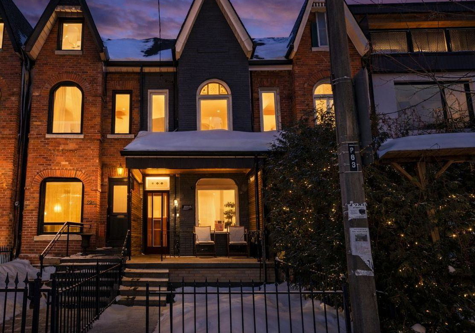 223-12-borden-street-toronto-ontario-c12811030