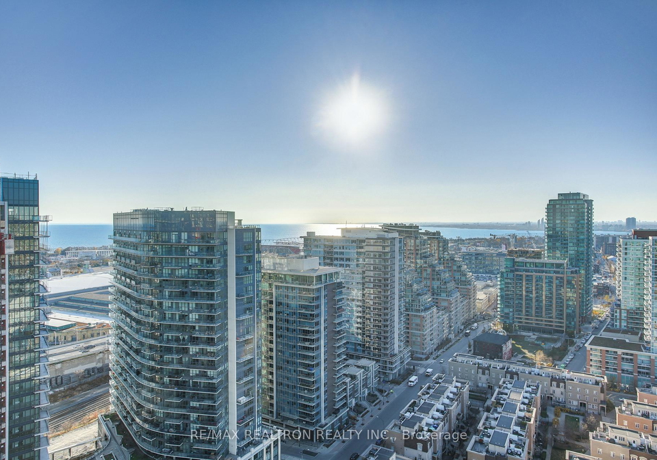 19-western-battery-road-toronto-ontario-c12811446