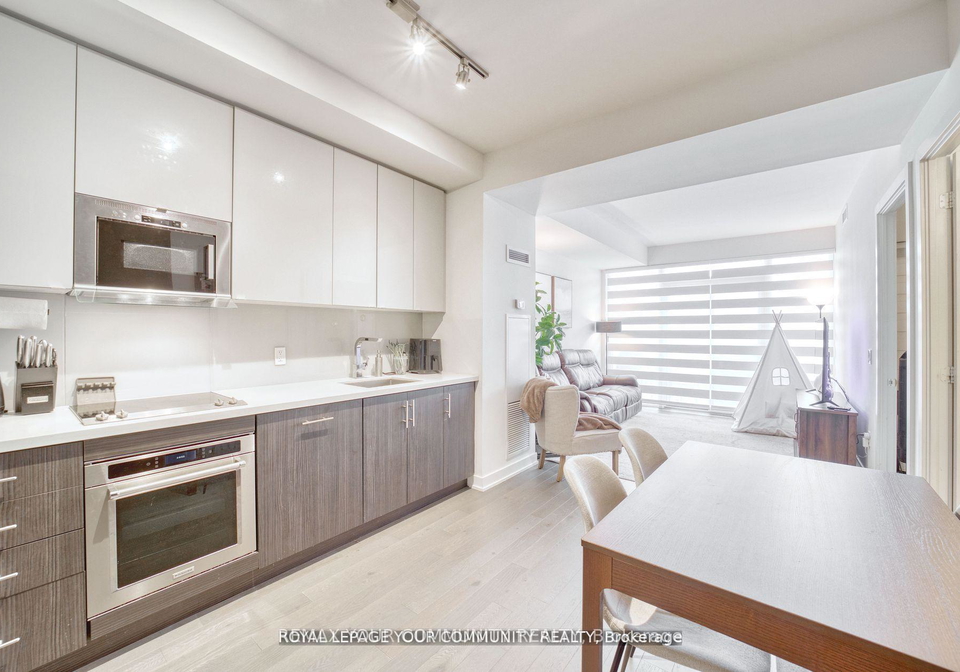330-richmond-street-w-toronto-ontario-c12811502