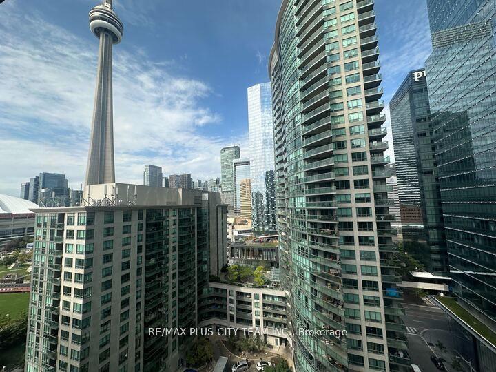 19-grand-trunk-crescent-toronto-ontario-c12811702
