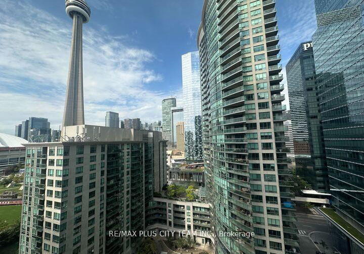 19-grand-trunk-crescent-toronto-ontario-c12811702