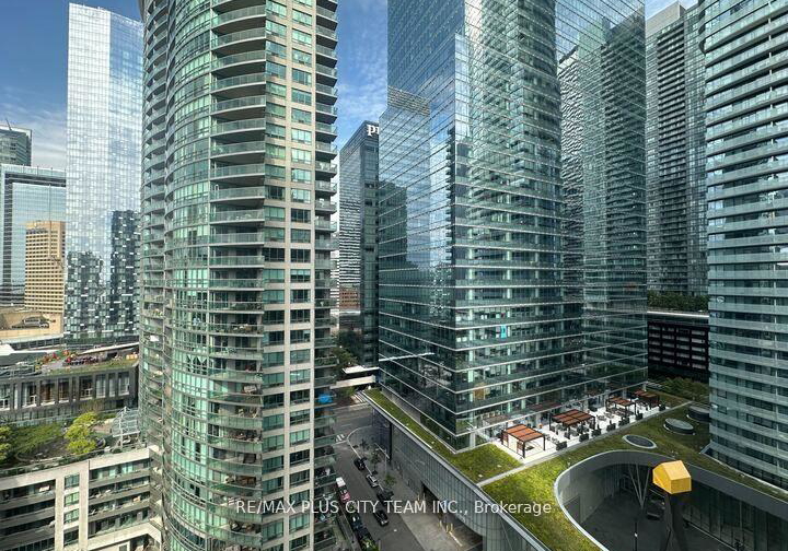 19-grand-trunk-crescent-toronto-ontario-c12811702