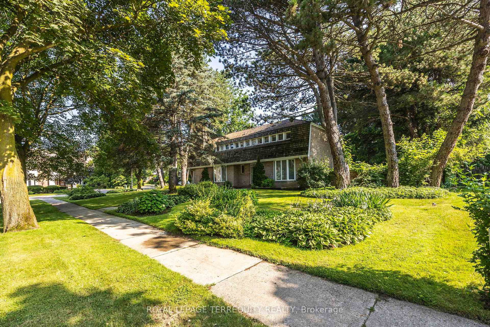 2-chieftain-crescent-north-york-ontario-c12812110