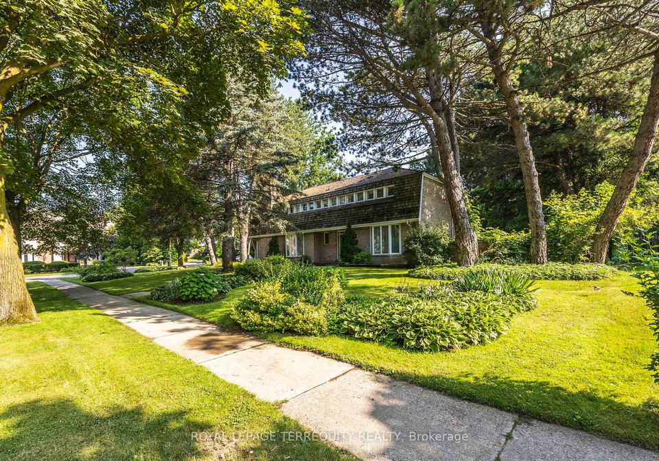 2-chieftain-crescent-north-york-ontario-c12812110