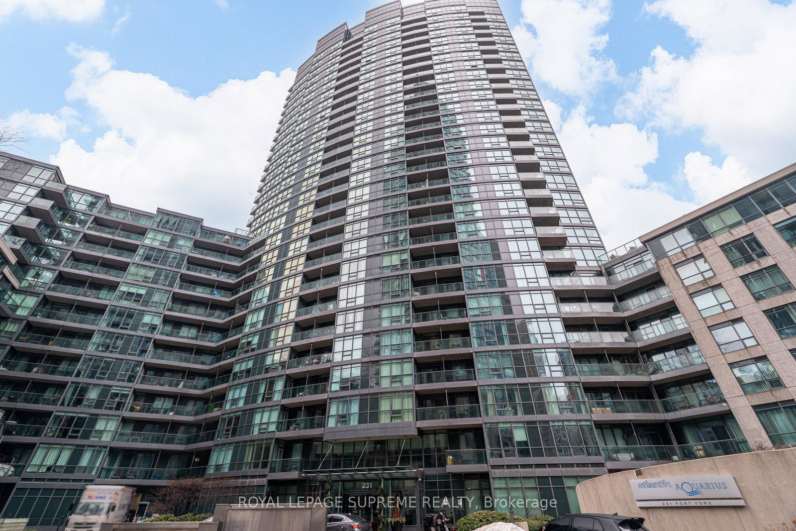 231-fort-york-boulevard-toronto-ontario-c12812286