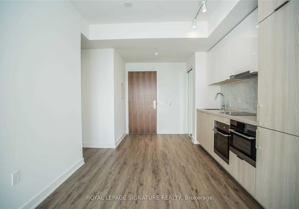15-queens-quay-e-toronto-ontario-c12812308