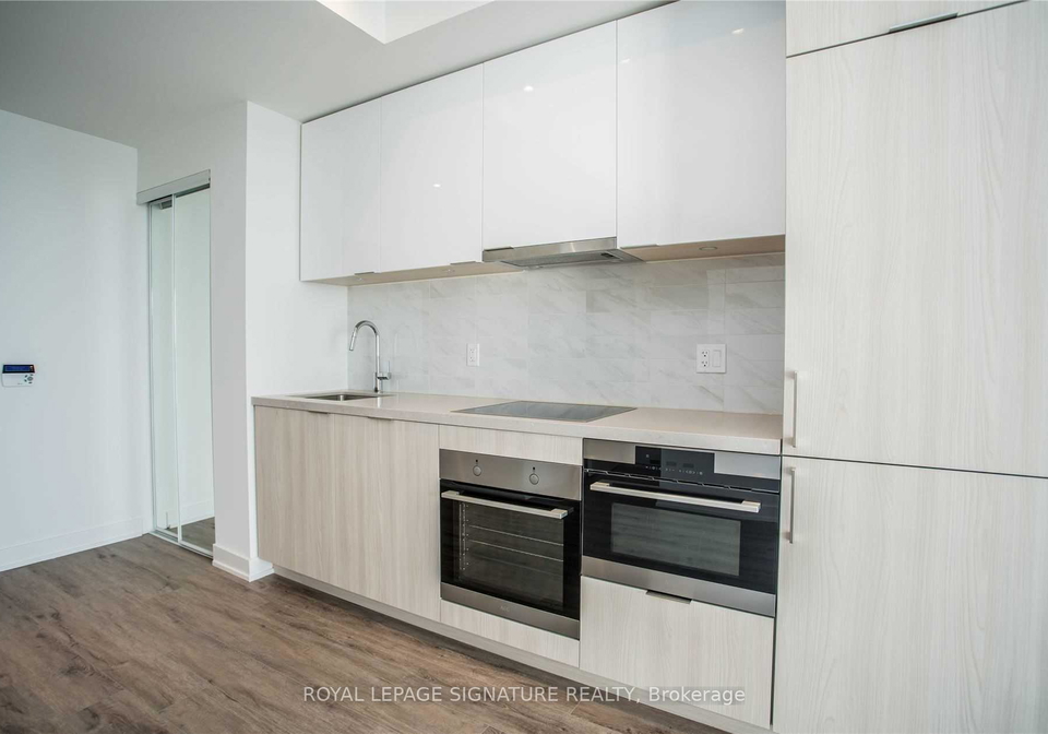 15-queens-quay-e-toronto-ontario-c12812308