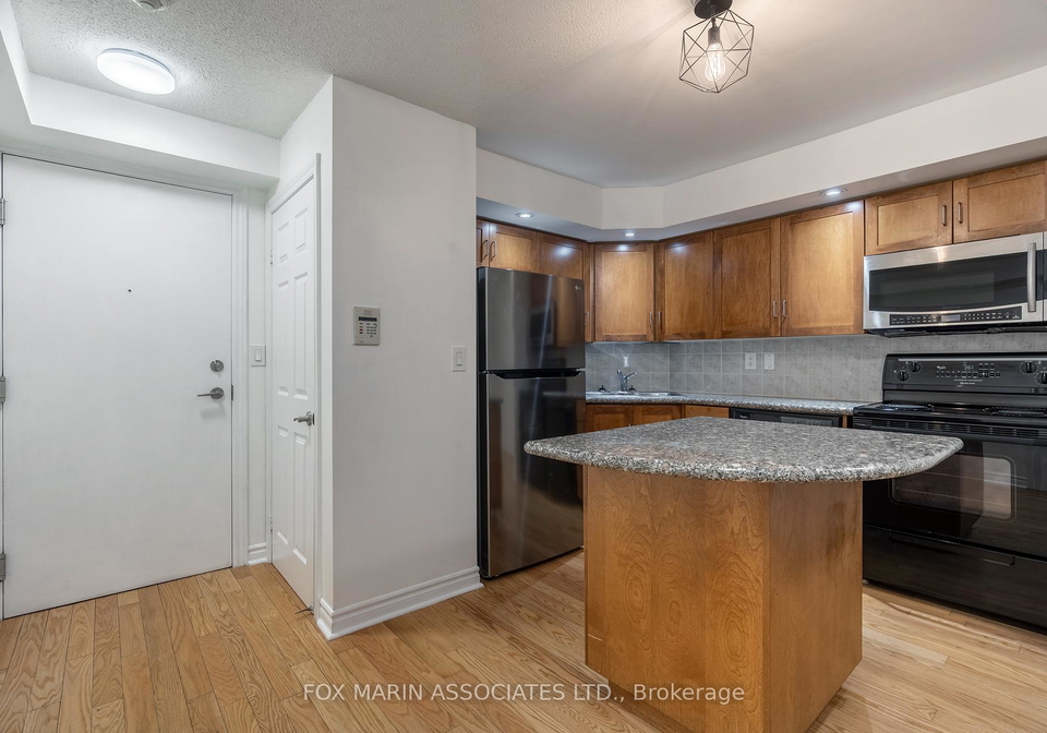 270-wellington-street-w-toronto-ontario-c12812600