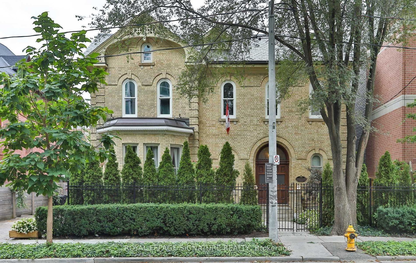 4-wellesley-place-toronto-ontario-c12812706