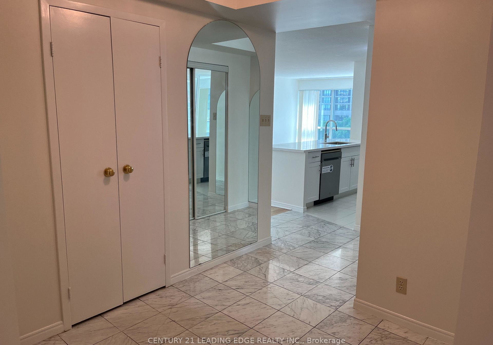 10-queens-quay-w-toronto-ontario-c12812940