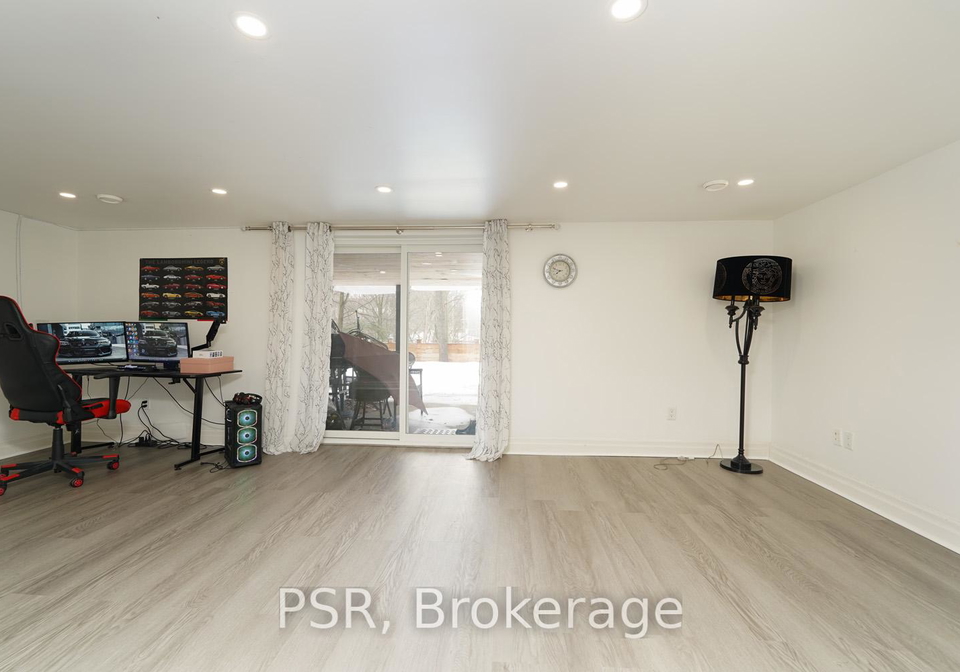 2b-roycrest-avenue-toronto-ontario-c12813044