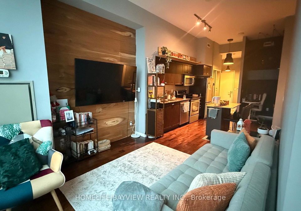 215-fort-york-boulevard-toronto-ontario-c12813428
