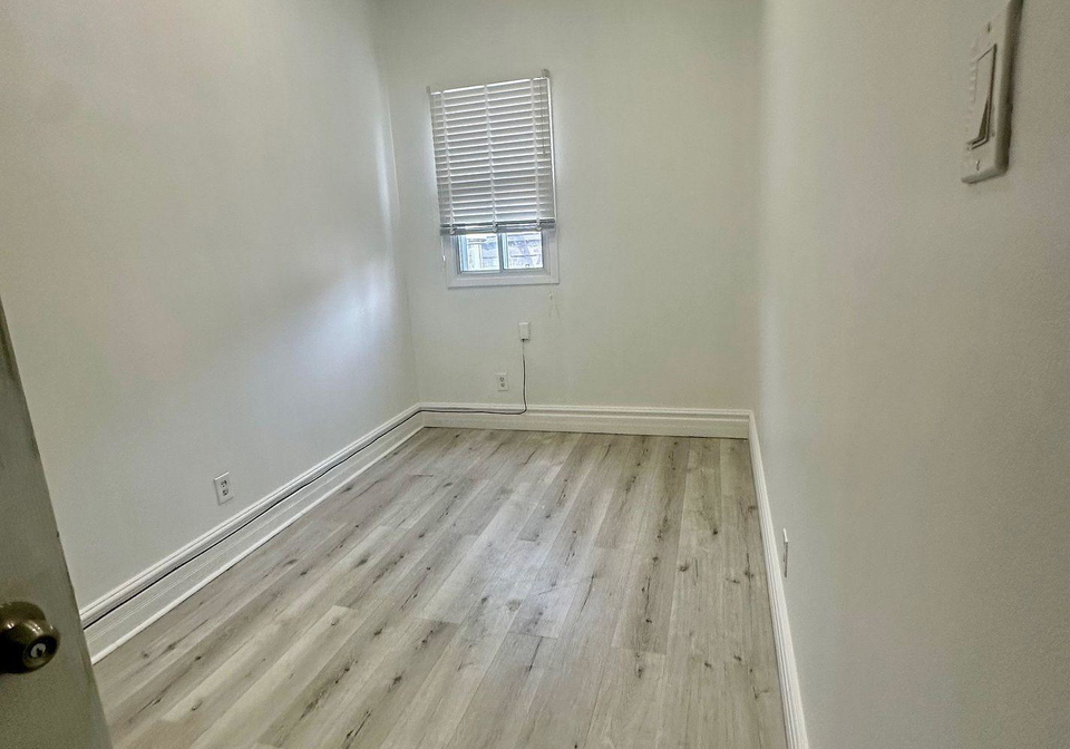 206-carlton-street-toronto-ontario-c12813480