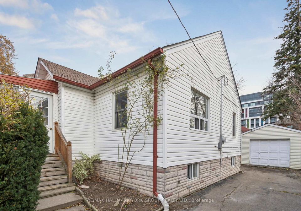211-maplehurst-avenue-north-york-ontario-c12813592