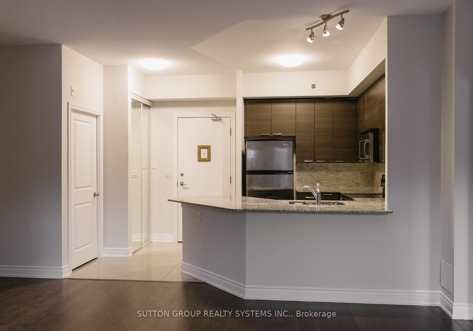 760-sheppard-avenue-w-toronto-ontario-c12813722