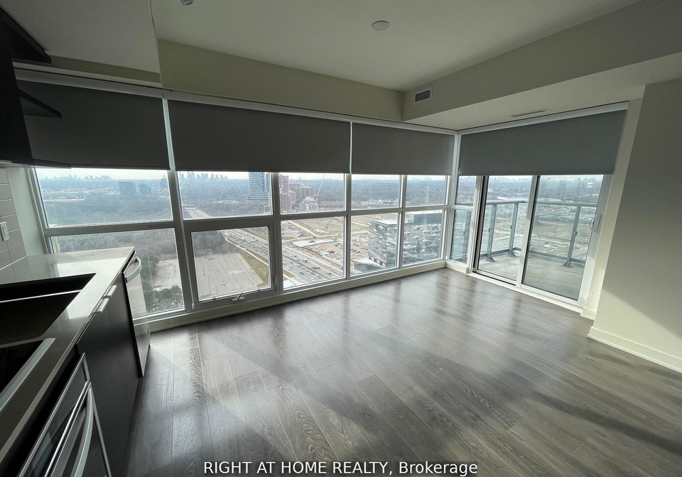 6-sonic-way-east-york-ontario-c12813980