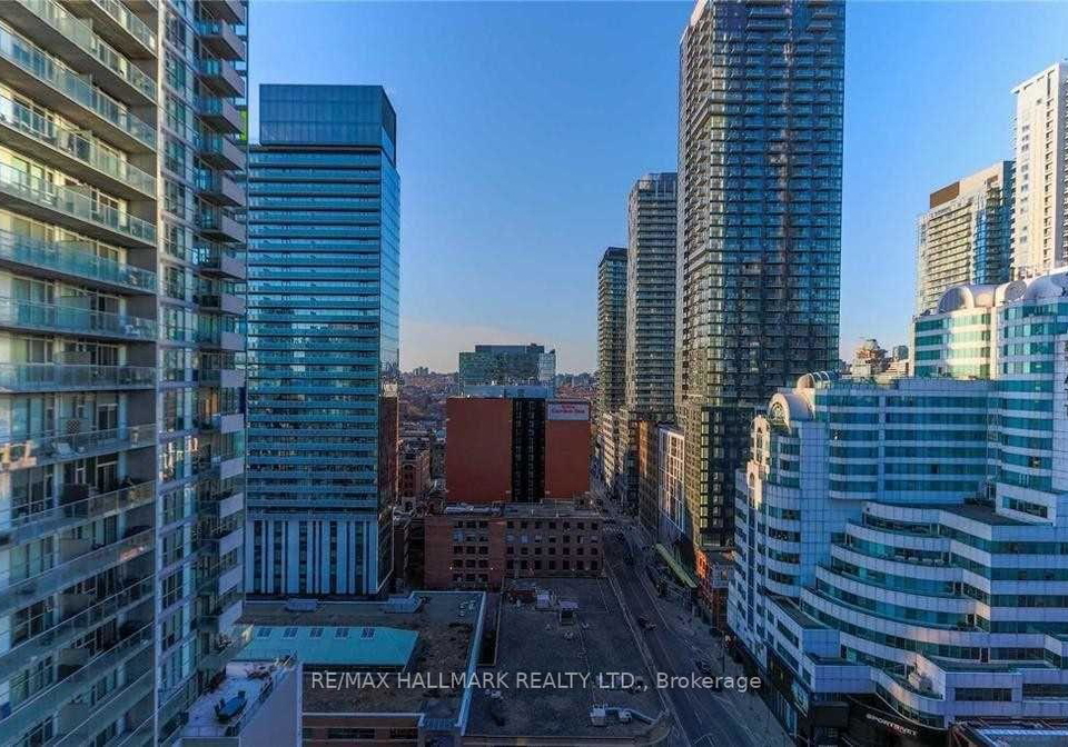 88-blue-jays-way-toronto-ontario-c12814334
