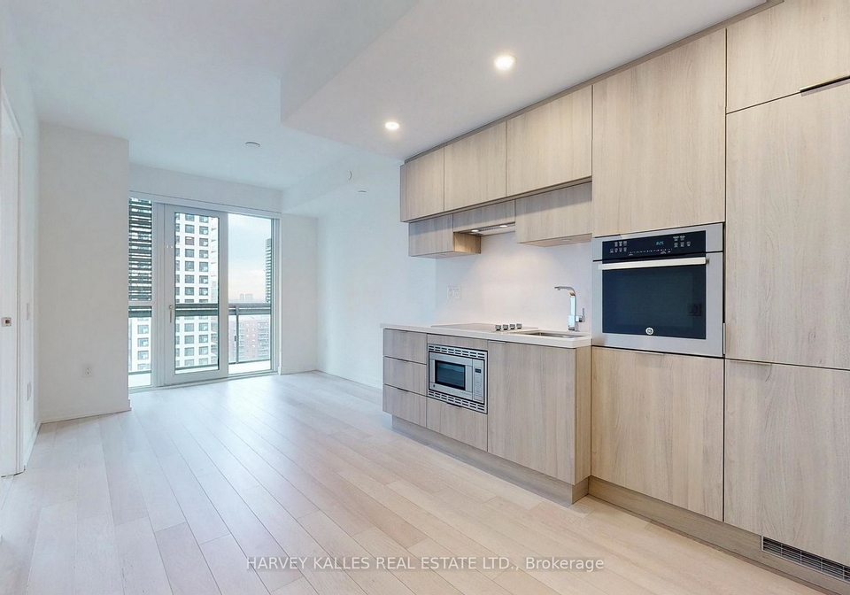 39-roehampton-avenue-toronto-ontario-c12814378