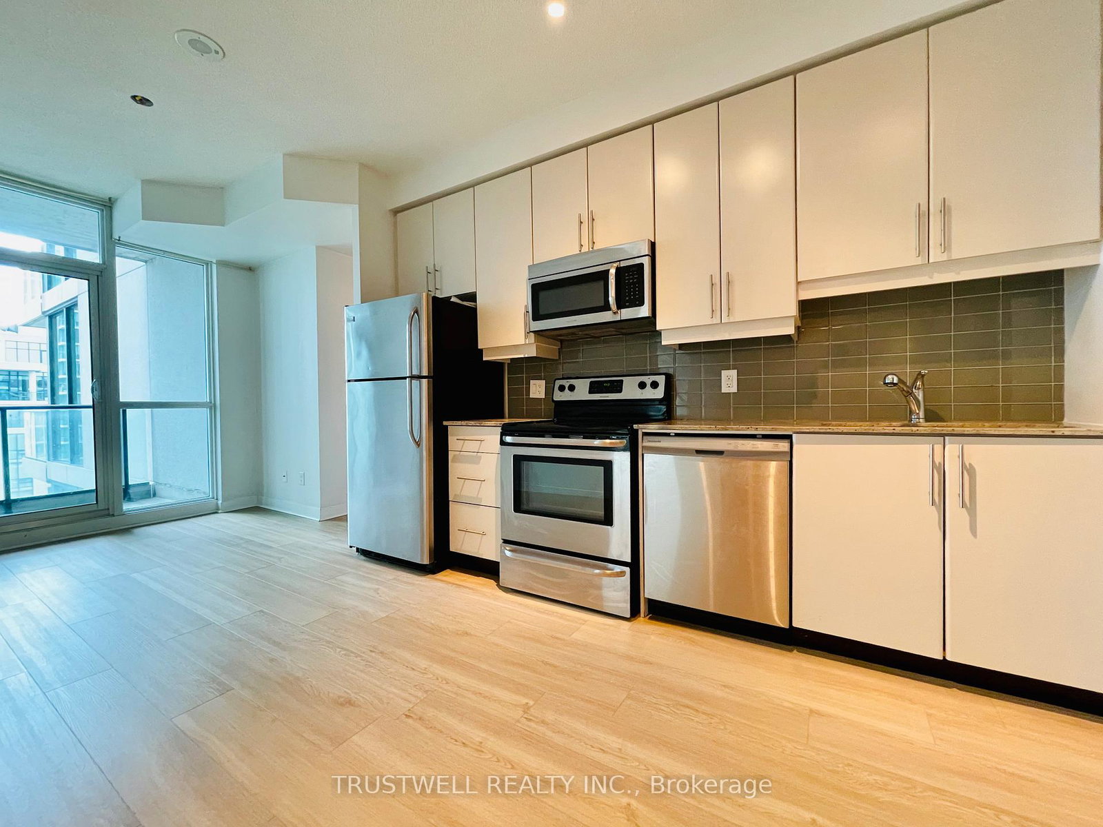 33-bay-street-toronto-ontario-c12815098
