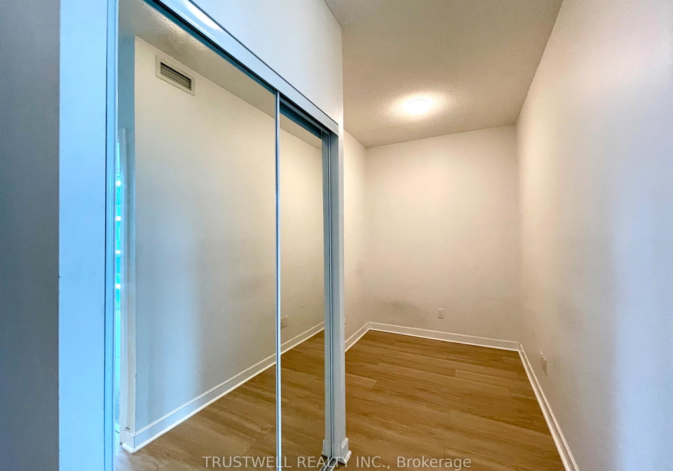 33-bay-street-toronto-ontario-c12815098