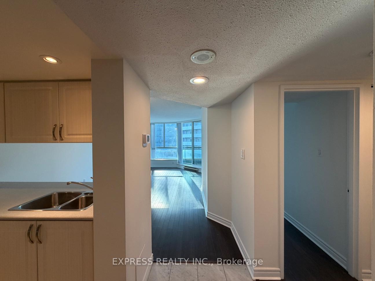 38-elm-street-toronto-ontario-c12815302